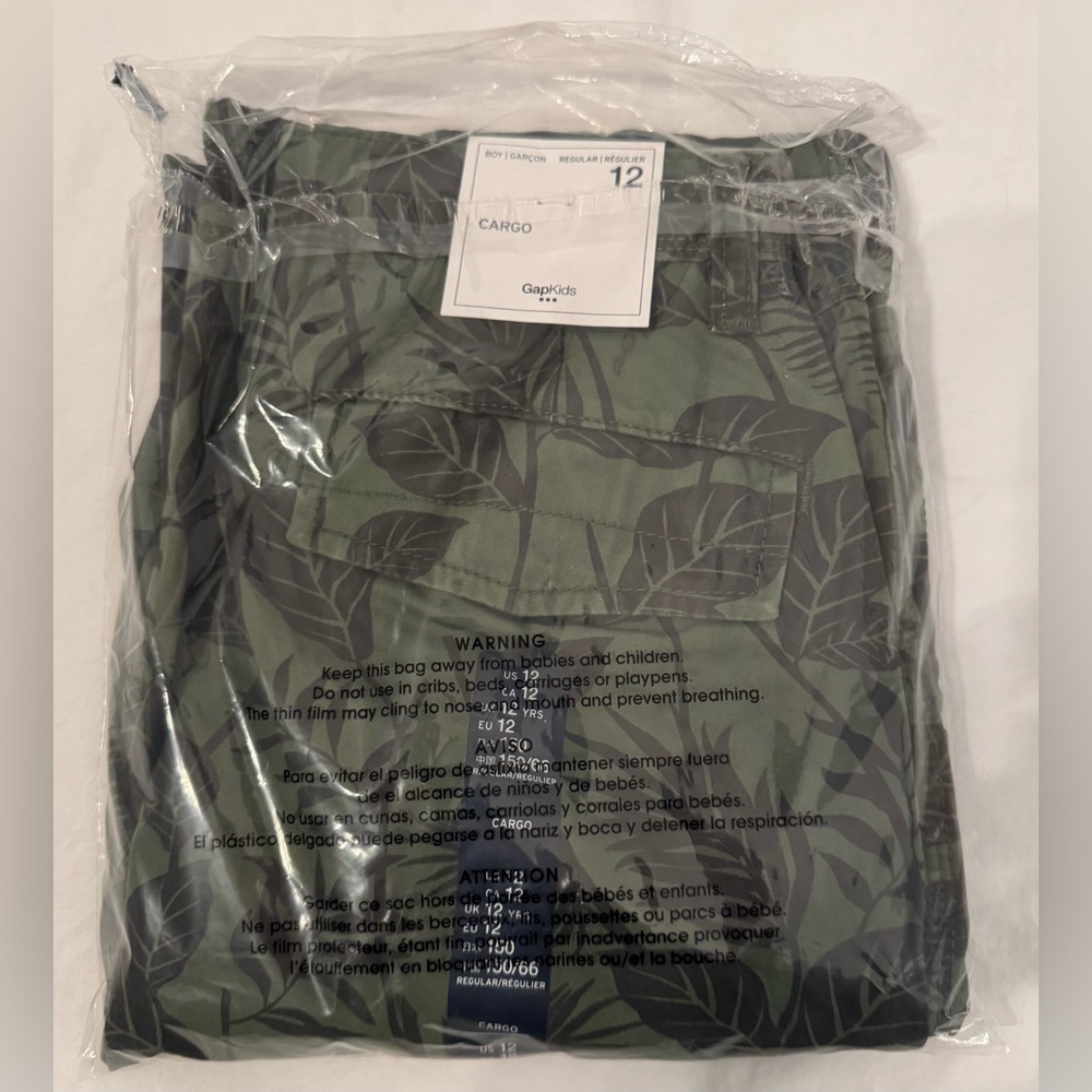 NWT Boy’s Gap Palm Print Cargo Shorts (12) - Picture 3 of 11